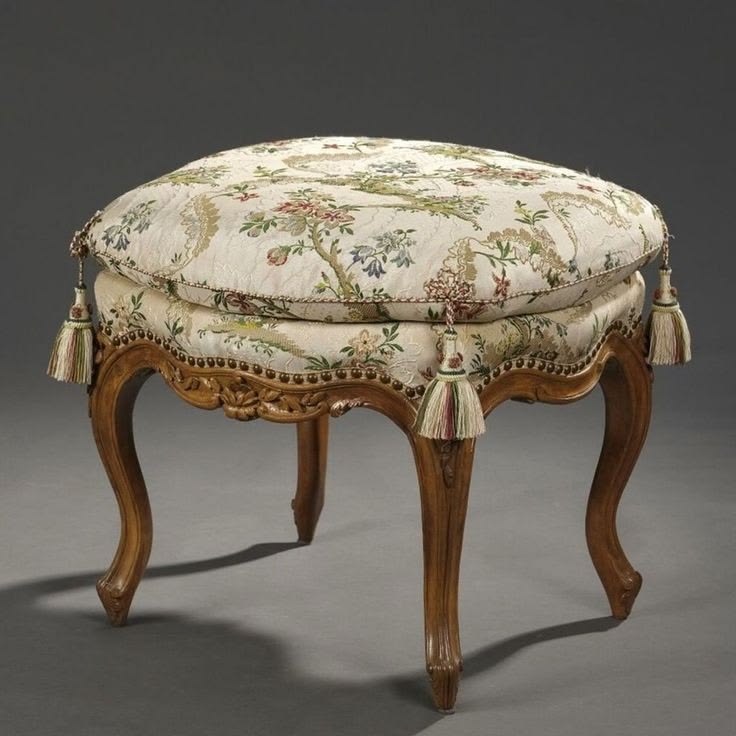 Jhumar, a made to order stool handcrafted by Shree Vaidehi in Jaipur